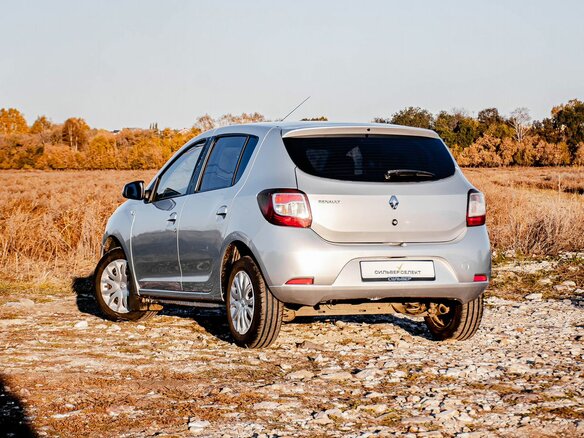 2015 Renault Sandero II, серый, 650000 рублей - вид 5