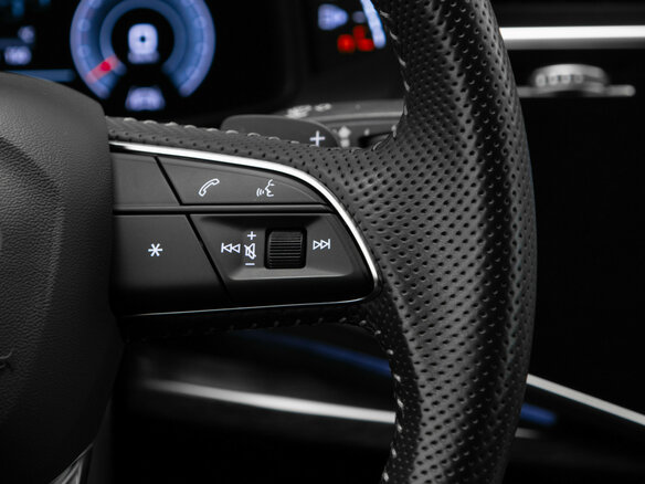 2020 Audi Q8 45 TDI I (4M), серый, 7629000 рублей - вид 16