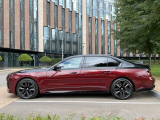 2023 BMW 7 серии 760i xDrive VII (G70), чёрный, 15200000 рублей, вид 2