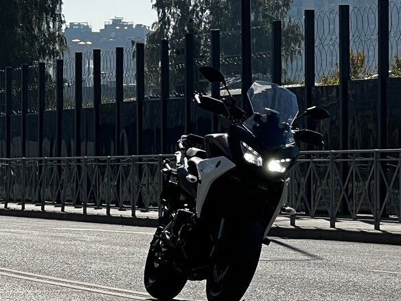 2018 Yamaha MT-09 Tracer (FJ-09), серый, 900000 рублей - вид 10