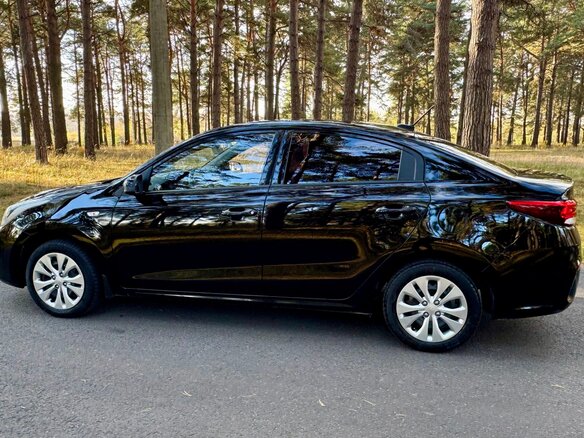 2019 Kia Rio IV, чёрный, 1060000 рублей - вид 7