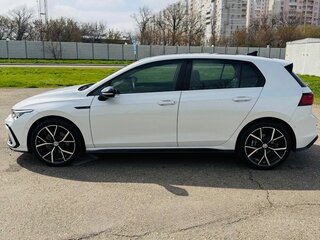 2023 Volkswagen Golf VIII, белый, 1920000 рублей, вид 3