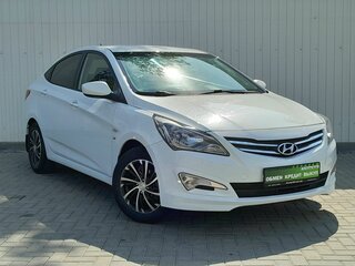 2015 Hyundai Solaris I Рестайлинг, белый, 999000 рублей, вид 2