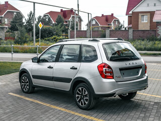 2026 Lada (ВАЗ) Granta Cross I Рестайлинг, серебристый, 1390000 рублей, вид 3