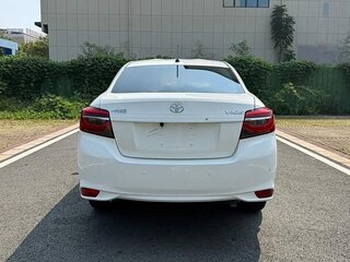 2022 Toyota Vios III Рестайлинг, белый, 930000 рублей, вид 4