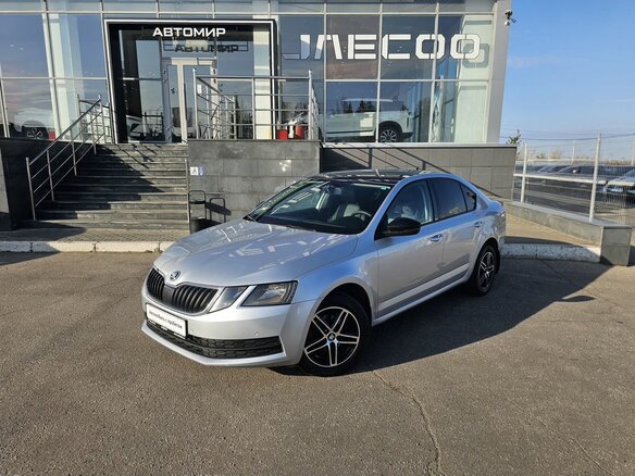 2017 Skoda Octavia III (A7) Рестайлинг, серебристый, 1150000 рублей