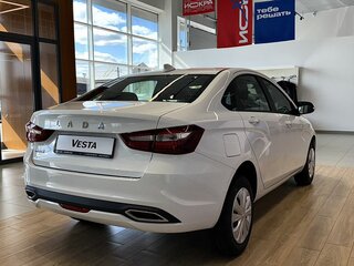 2026 Lada (ВАЗ) Vesta I Рестайлинг (NG), белый, 1735000 рублей, вид 5