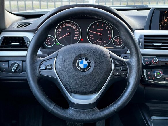 2016 BMW 3 серии 318i VI (F3x) Рестайлинг, белый, 1899000 рублей - вид 11