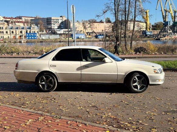 1998 Toyota Cresta V (X100) Рестайлинг, белый, 780000 рублей - вид 2