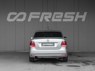 2020 Volkswagen Polo V Рестайлинг, серый, 1075000 рублей, вид 4