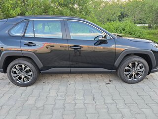 2025 Toyota RAV4 V (XA50), чёрный, 4100000 рублей, вид 3