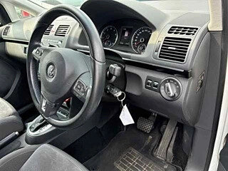 2015 Volkswagen Touran II, белый, 896000 рублей, вид 3