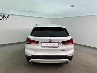 2021 BMW X1 20i xDrive II (F48) Рестайлинг, белый, 2990000 рублей, вид 4