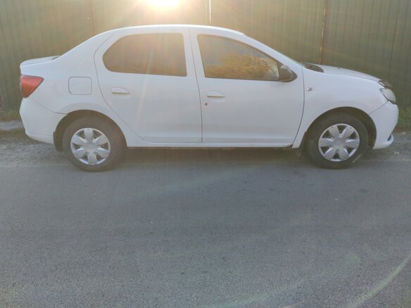 2015 Renault Logan II, белый, 346000 рублей - вид 2