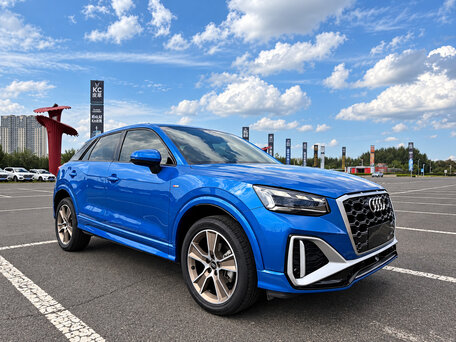 2022 Audi Q2 L 35 TFSI I Рестайлинг, синий, 1900000 рублей, вид 1