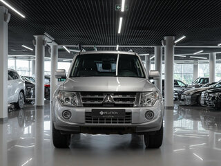2012 Mitsubishi Pajero IV Рестайлинг 1, серебристый, 1830000 рублей, вид 3