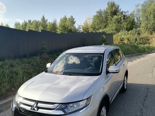 2017 Mitsubishi Outlander III Рестайлинг 2, серебристый, 2100000 рублей, вид 4