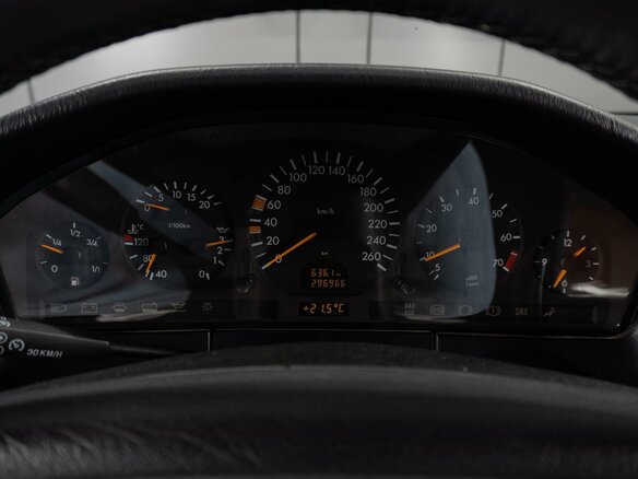 1998 Mercedes-Benz S-Класс 320 III (W140) Рестайлинг, чёрный, 1799000 рублей - вид 12