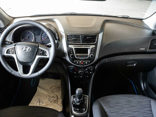 2015 Hyundai Solaris I Рестайлинг, белый, 850000 рублей, вид 5