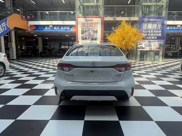 2022 Toyota Corolla Sporty XII (E210) Рестайлинг, белый, 1600000 рублей - вид 5