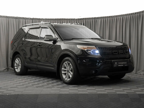 2013 Ford Explorer V, чёрный - вид 1