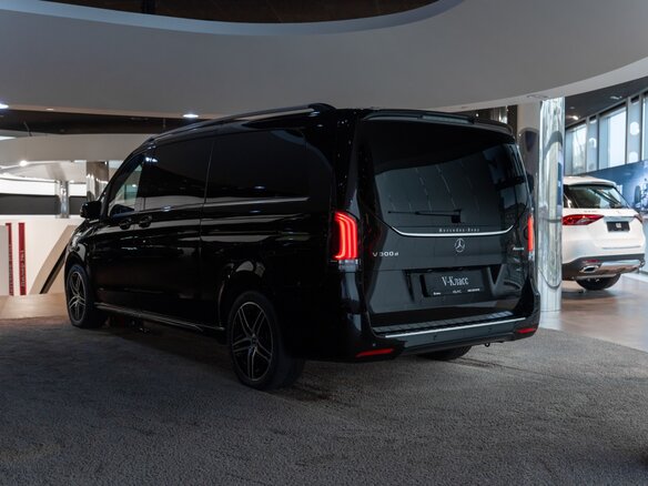 2025 Mercedes-Benz V-Класс Extra Long 300 d экстра длинный III (W447) Рестайлинг 2, чёрный, 36040000 рублей - вид 4