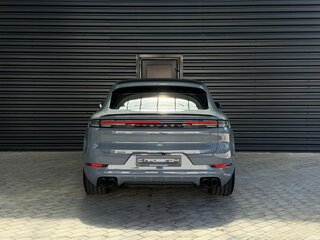 2023 Porsche Cayenne Coupé III Рестайлинг, серый, 16490000 рублей, вид 4