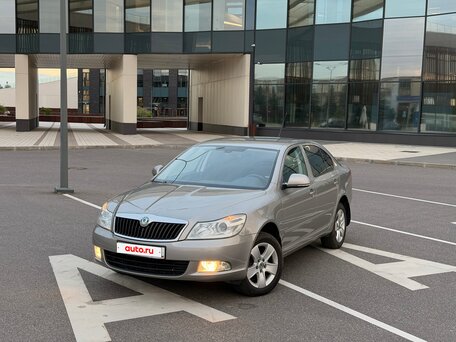 2011 Skoda Octavia II (A5) Рестайлинг, серый, 719000 рублей, вид 1