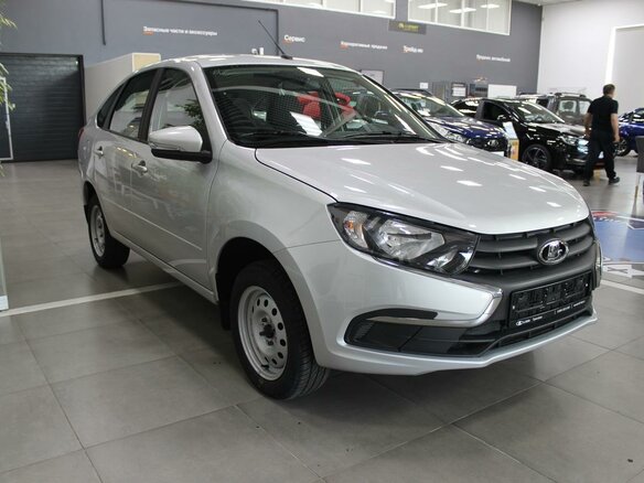 2026 Lada (ВАЗ) Granta I Рестайлинг, серебристый - вид 1