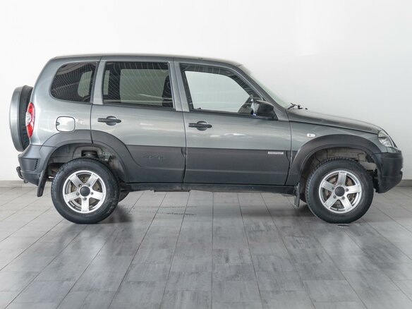 2019 Chevrolet Niva I Рестайлинг, серый, 749000 рублей - вид 4
