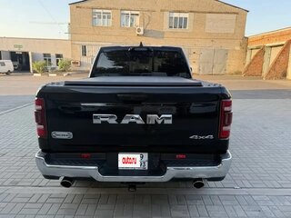2023 Ram 1500 Crew Cab V, чёрный, 8000000 рублей, вид 5