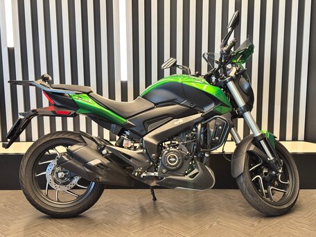 2023 Bajaj Dominar 400, зелёный, 365000 рублей, вид 2