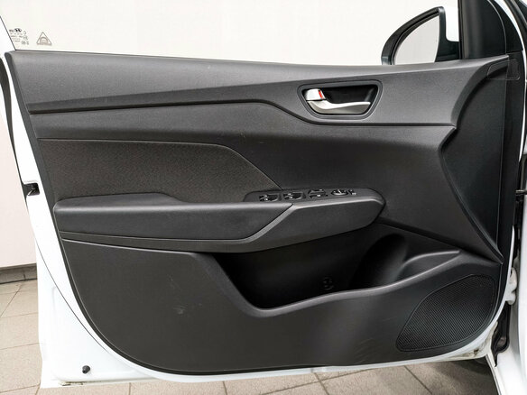 2019 Hyundai Solaris II, белый, 1502000 рублей - вид 17