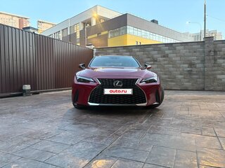 2021 Lexus IS 300 III Рестайлинг 2, красный, 3950000 рублей, вид 3