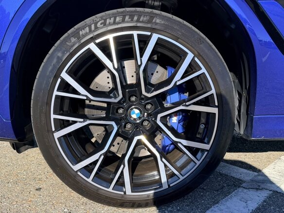 2020 BMW X6 M Competition III (F96), синий, 12300000 рублей - вид 10