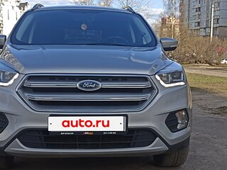2017 Ford Kuga II Рестайлинг, серебристый, 1450000 рублей, вид 1