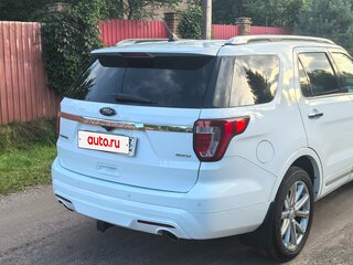 2016 Ford Explorer V Рестайлинг, белый, 2499000 рублей, вид 2