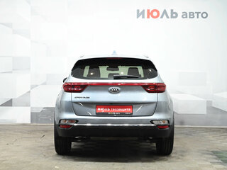 2019 Kia Sportage IV Рестайлинг, серебристый, 2100000 рублей, вид 5