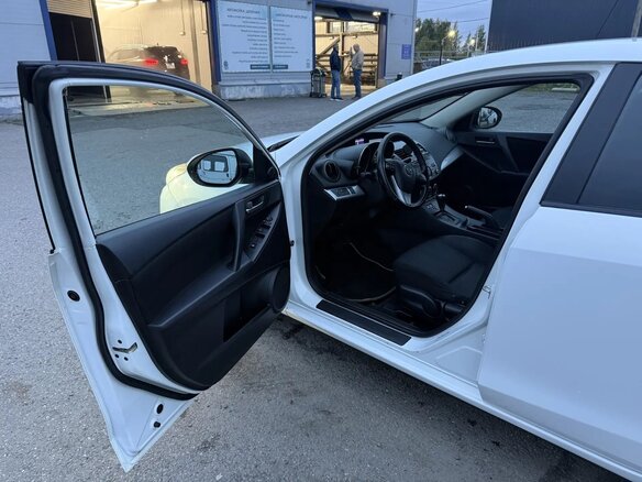 2013 Mazda 3 II (BL) Рестайлинг, белый, 990000 рублей - вид 7