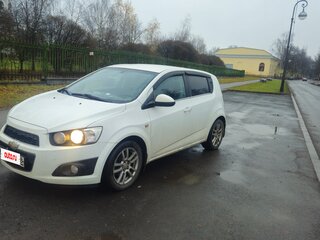 2014 Chevrolet Aveo II, белый, 650000 рублей, вид 1