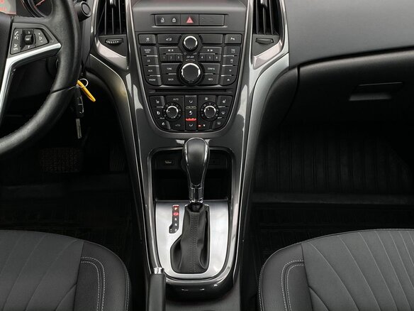 2013 Opel Astra J Рестайлинг, белый, 899000 рублей - вид 12