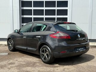 2009 Renault Megane III, чёрный, 350000 рублей, вид 3