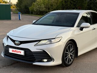 2021 Toyota Camry VIII (XV70) Рестайлинг, белый, 2850000 рублей, вид 3