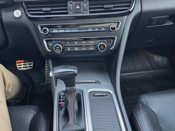 2016 Kia Optima IV, чёрный, 1850000 рублей - вид 12