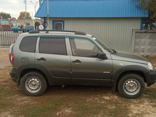 2014 Chevrolet Niva I Рестайлинг, серый, 750000 рублей, вид 2