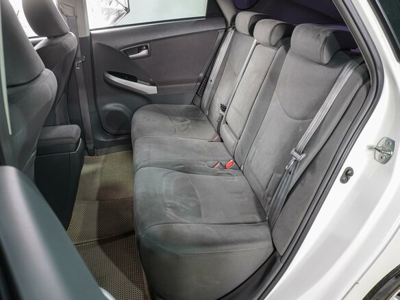 2010 Toyota Prius III (XW30), белый, 1499000 рублей - вид 8