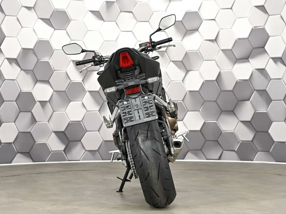 2026 Honda CB 650R, чёрный, 1377000 рублей - вид 5