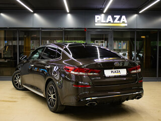 2019 Kia Optima IV Рестайлинг, коричневый, 1949000 рублей, вид 3