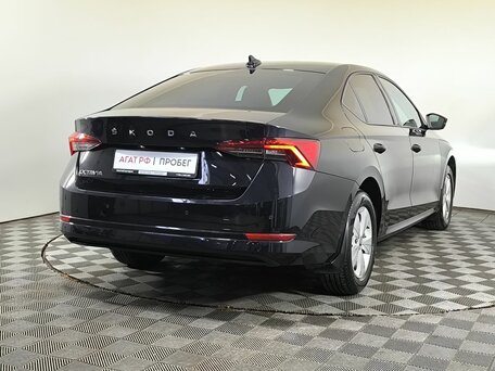 2021 Skoda Octavia IV (A8), чёрный, 1750000 рублей, вид 4