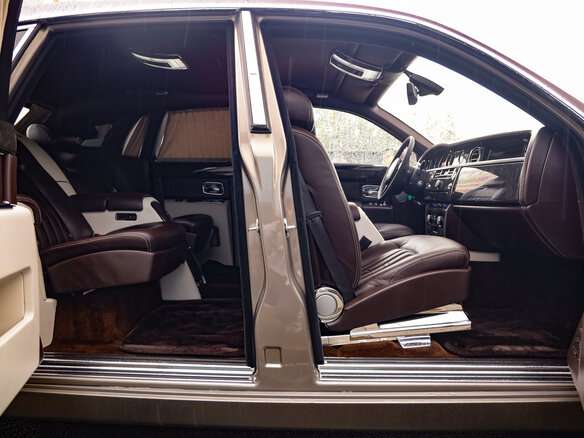 2008 Rolls-Royce Phantom VII, серый, 8775260 рублей - вид 29